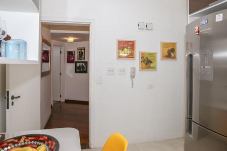 Apartamento à venda com 130m², 3 quartos e 2 vagas Apartamento à venda com 130m², 3 quartos e 2 vagasCozinha
