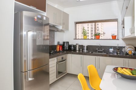 Apartamento à venda com 130m², 3 quartos e 2 vagas Apartamento à venda com 130m², 3 quartos e 2 vagasCozinha