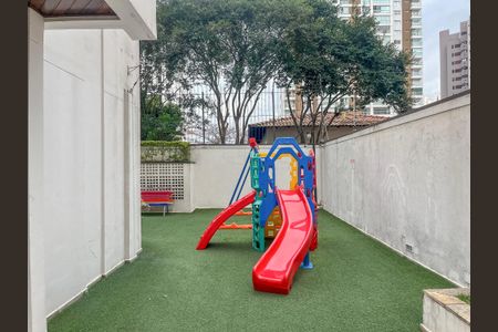 Apartamento à venda com 130m², 3 quartos e 2 vagas Apartamento à venda com 130m², 3 quartos e 2 vagasÁrea comum - Playground