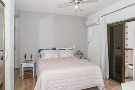 Apartamento à venda com 130m², 3 quartos e 2 vagas Apartamento à venda com 130m², 3 quartos e 2 vagasSuíte