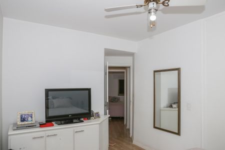 Apartamento à venda com 130m², 3 quartos e 2 vagas Apartamento à venda com 130m², 3 quartos e 2 vagasSuíte