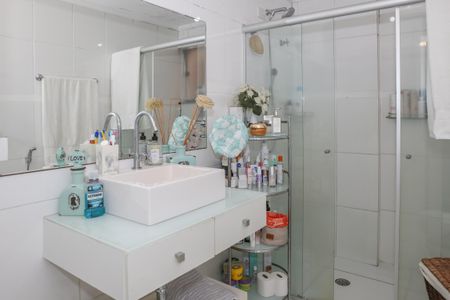 Apartamento à venda com 130m², 3 quartos e 2 vagas Apartamento à venda com 130m², 3 quartos e 2 vagasBanheiro da Suíte