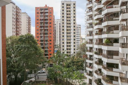 Apartamento à venda com 130m², 3 quartos e 2 vagas Apartamento à venda com 130m², 3 quartos e 2 vagasVista do Quarto 2