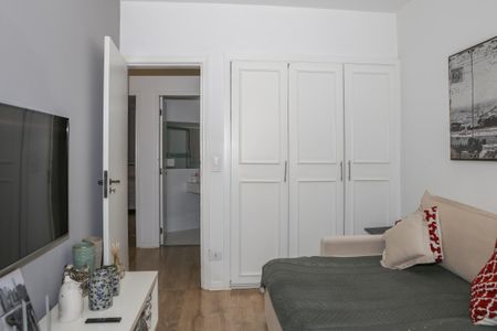 Apartamento à venda com 130m², 3 quartos e 2 vagas Apartamento à venda com 130m², 3 quartos e 2 vagasQuarto 1