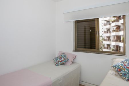 Apartamento à venda com 130m², 3 quartos e 2 vagas Apartamento à venda com 130m², 3 quartos e 2 vagasQuarto 2