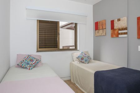 Apartamento à venda com 130m², 3 quartos e 2 vagas Apartamento à venda com 130m², 3 quartos e 2 vagasQuarto 2