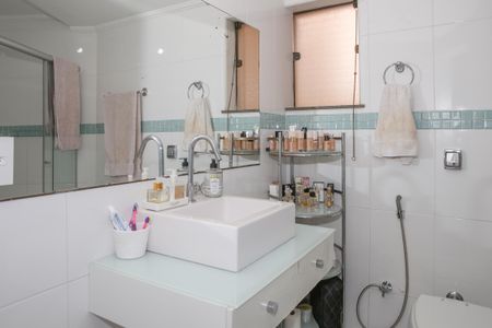 Apartamento à venda com 130m², 3 quartos e 2 vagas Apartamento à venda com 130m², 3 quartos e 2 vagasBanheiro Social