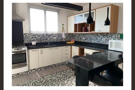 Apartamento à venda com 125m², 2 quartos e 1 vaga