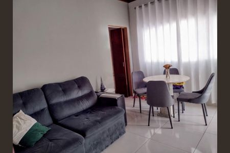 Casa à venda com 135m², 2 quartos e 2 vagas