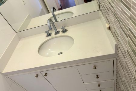 Apartamento à venda com 86m², 2 quartos e sem vagaBanheiro Social