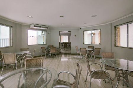 Apartamento para alugar com 98m², 2 quartos e 1 vagaÁrea comum - Salão de festas