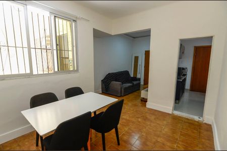 Apartamento à venda com 70m², 3 quartos e sem vagaSala