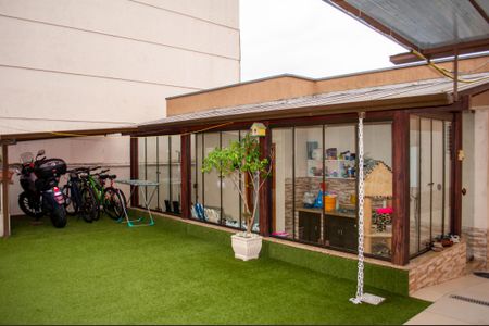 Casa à venda com 190m², 2 quartos e 5 vagas Casa à venda com 190m², 2 quartos e 5 vagasArea comum