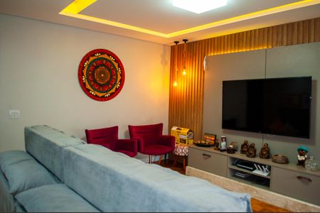 Casa à venda com 190m², 2 quartos e 5 vagas Casa à venda com 190m², 2 quartos e 5 vagasSala