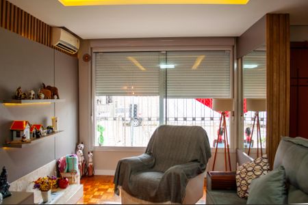 Casa à venda com 190m², 2 quartos e 5 vagas Casa à venda com 190m², 2 quartos e 5 vagasSala