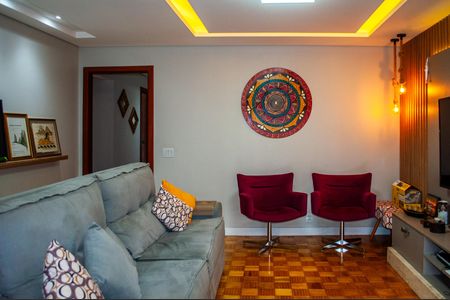 Casa à venda com 190m², 2 quartos e 5 vagas Casa à venda com 190m², 2 quartos e 5 vagasSala