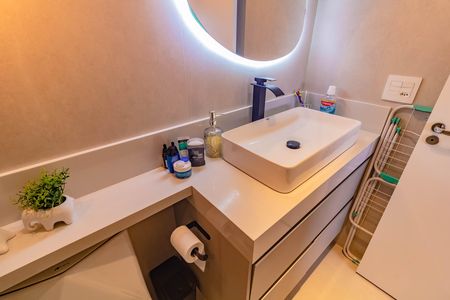 Apartamento à venda com 65m², 2 quartos e 1 vaga Apartamento à venda com 65m², 2 quartos e 1 vagaBanheiro Suíte