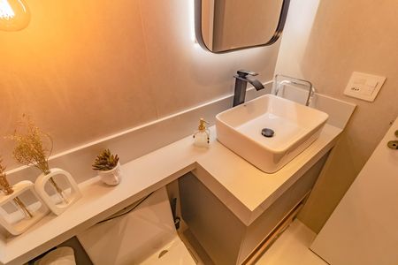 Apartamento à venda com 65m², 2 quartos e 1 vaga Apartamento à venda com 65m², 2 quartos e 1 vagaBanheiro Social
