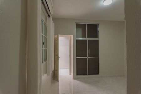 Casa à venda com 138m², 2 quartos e 3 vagasQuarto de Serviço