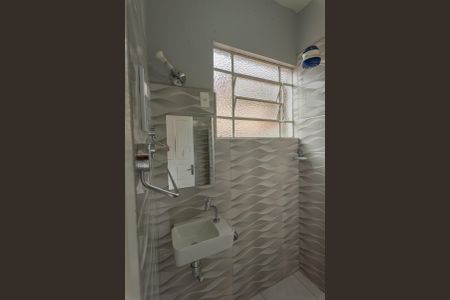 Casa à venda com 138m², 2 quartos e 3 vagasBanheiro de Serviço