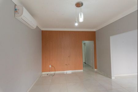 Casa à venda com 138m², 2 quartos e 3 vagasSala