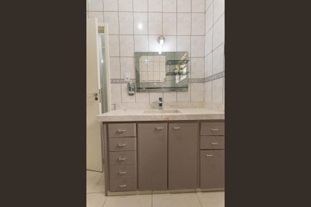 Casa à venda com 138m², 2 quartos e 3 vagasBanheiro Social