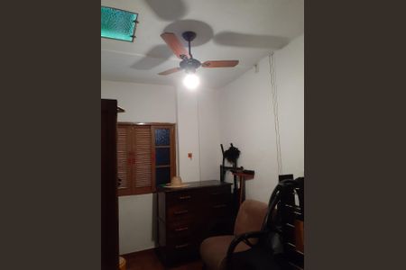 Casa à venda com 247m², 4 quartos e 5 vagas Casa à venda com 247m², 4 quartos e 5 vagasSala