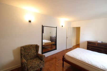 Casa à venda com 186m², 4 quartos e 2 vagasSuíte 2