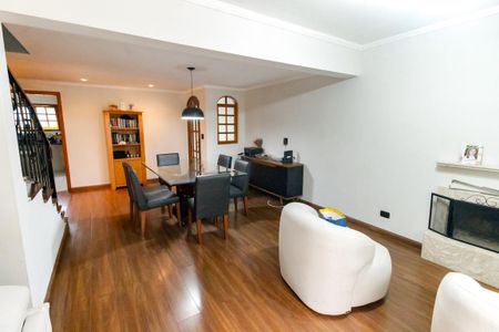 Casa de condomínio à venda com 180m², 3 quartos e 3 vagasSala