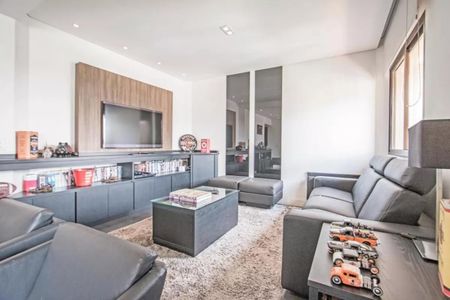 Apartamento à venda com 150m², 4 quartos e 3 vagasFoto 02