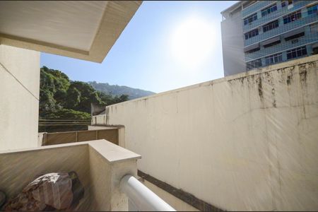 Apartamento à venda com 83m², 2 quartos e 1 vagaVaranda