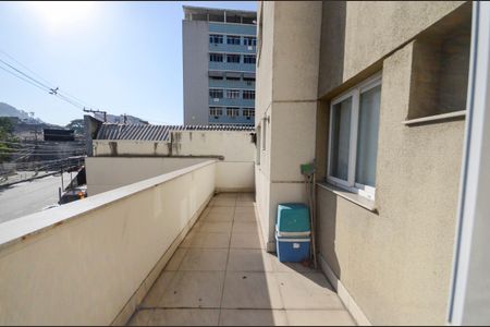 Apartamento à venda com 83m², 2 quartos e 1 vagaÁrea de Serviço