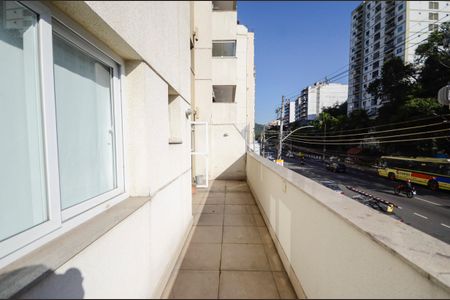 Apartamento à venda com 83m², 2 quartos e 1 vagaÁrea de Serviço