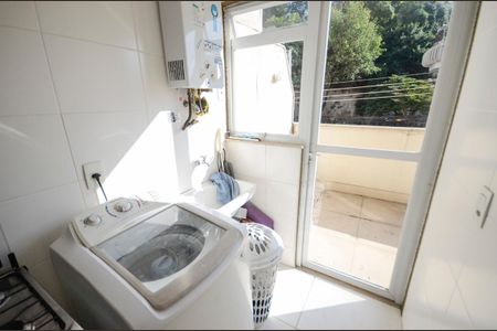 Apartamento à venda com 83m², 2 quartos e 1 vagaÁrea de Serviço