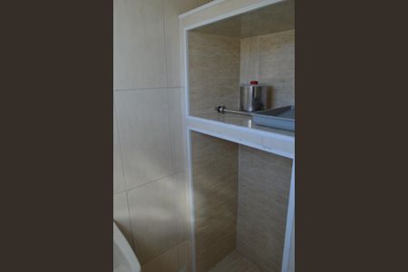 Casa de condomínio para alugar com 180m², 2 quartos e 1 vagaÁrea de Serviço