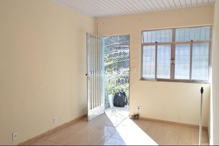 Casa de condomínio para alugar com 180m², 2 quartos e 1 vagaSala