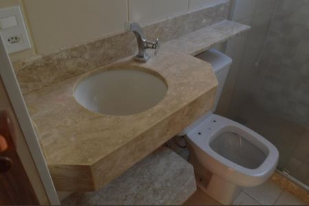 Casa de condomínio para alugar com 180m², 2 quartos e 1 vagaBanheiro da Suíte