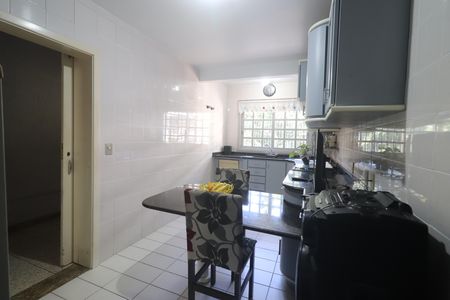 Casa à venda com 136m², 3 quartos e 1 vagaCozinha