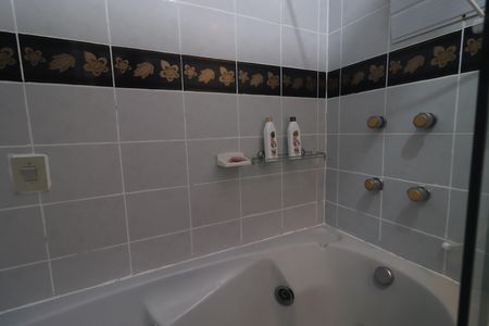Casa à venda com 136m², 3 quartos e 1 vagaBanheiro