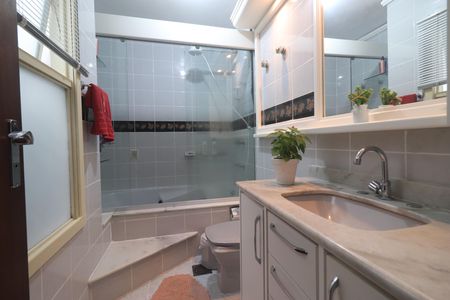 Casa à venda com 136m², 3 quartos e 1 vagaBanheiro