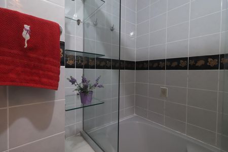 Casa à venda com 136m², 3 quartos e 1 vagaBanheiro