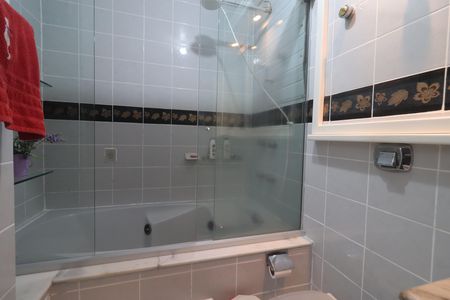 Casa à venda com 136m², 3 quartos e 1 vagaBanheiro