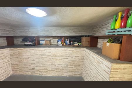 Casa à venda com 127m², 2 quartos e 2 vagasPorão