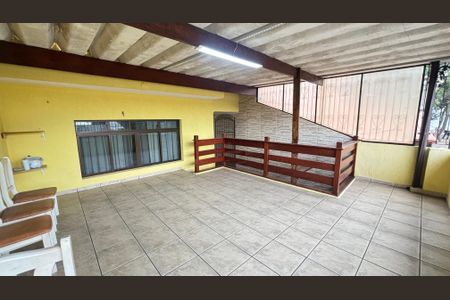 Casa à venda com 127m², 2 quartos e 2 vagasVaranda