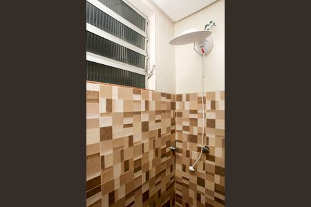 Banheiro de apartamento para alugar com 1 quarto, 32m² em Auxiliadora, Porto Alegre