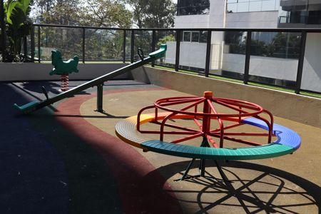 Apartamento para alugar com 75m², 2 quartos e 1 vaga Apartamento para alugar com 75m², 2 quartos e 1 vagaÁrea comum - Playground