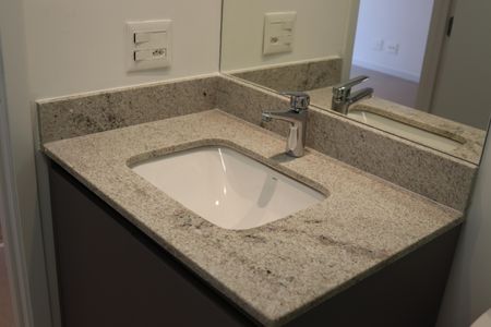 Apartamento para alugar com 75m², 2 quartos e 1 vaga Apartamento para alugar com 75m², 2 quartos e 1 vagaBanheiro Social