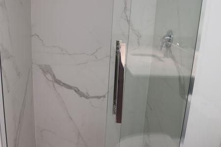 Apartamento para alugar com 75m², 2 quartos e 1 vaga Apartamento para alugar com 75m², 2 quartos e 1 vagaBanheiro da Suíte