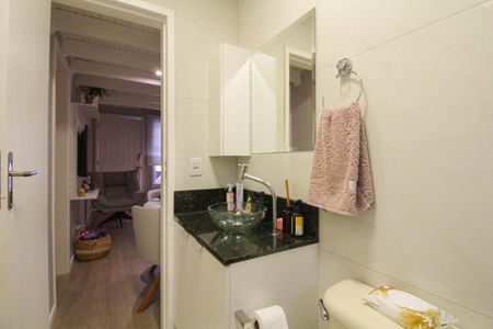 Casa de condomínio à venda com 79m², 2 quartos e 2 vagas Casa de condomínio à venda com 79m², 2 quartos e 2 vagasBanheiro