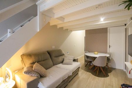 Casa de condomínio à venda com 79m², 2 quartos e 2 vagas Casa de condomínio à venda com 79m², 2 quartos e 2 vagasSala